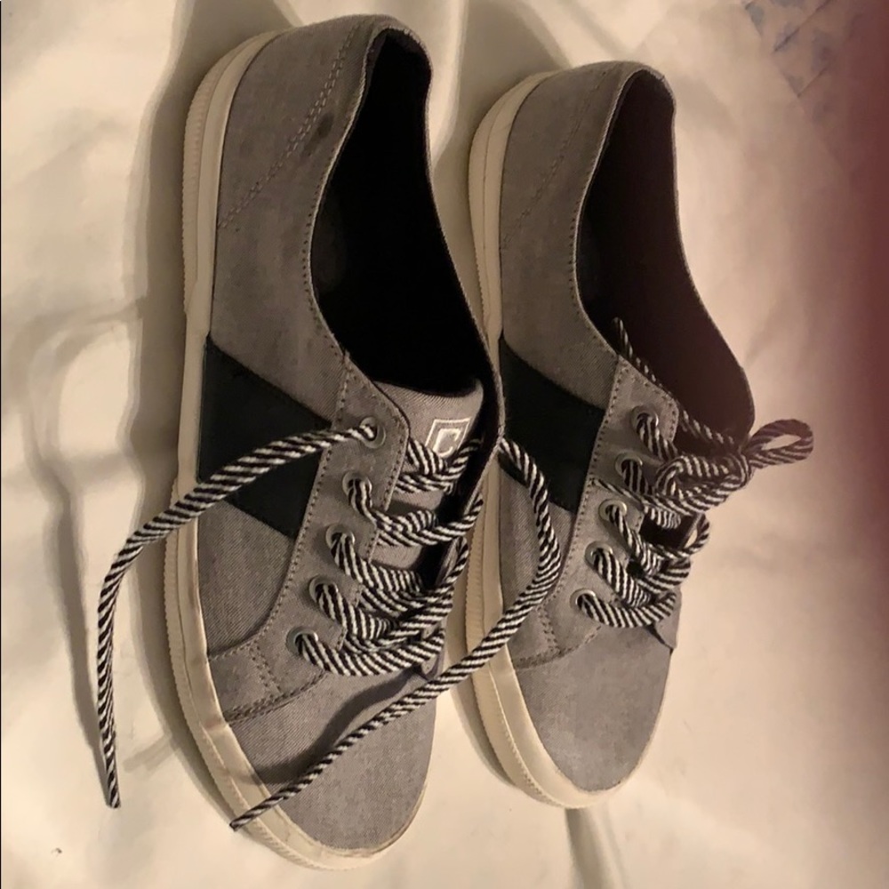 Chaps Ladies Sneakers 19B